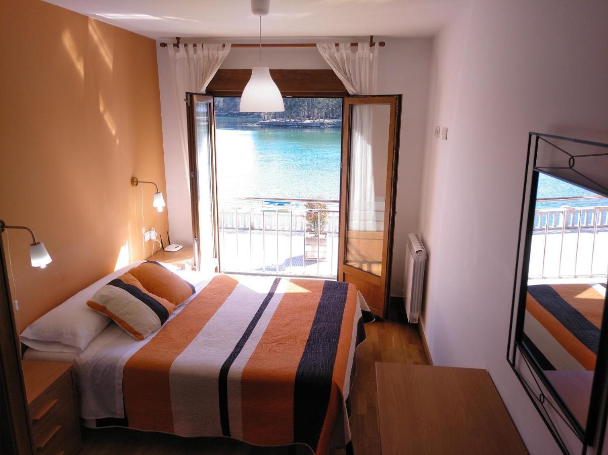 Apartamentos La Pasarela Villanueva De Arosa Exterior photo